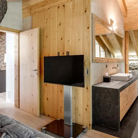 4br Stunning Penthouse - Ski In&ski Out- If You Want To Book, Please Contact On Wh-ats-app - 0034-635-518-216 !!!!